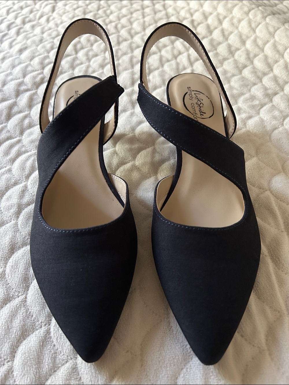 Life Stride “Magnetic” Navy Pointed Crisscross Slingback Pumps 9.5 W.